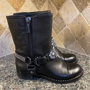 GIANNI BINI BARRET STYLE BLACK pebbled Leather EMBELLISHED BOOTS 
IN SIZE 7